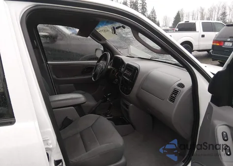 2001 Ford Escape Xlt from USA, damaged, VIN 1FMYU03121KF44755